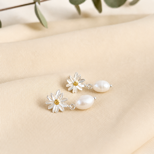 Sterling Silver Daisy Stud Earrings with Pearl - N12