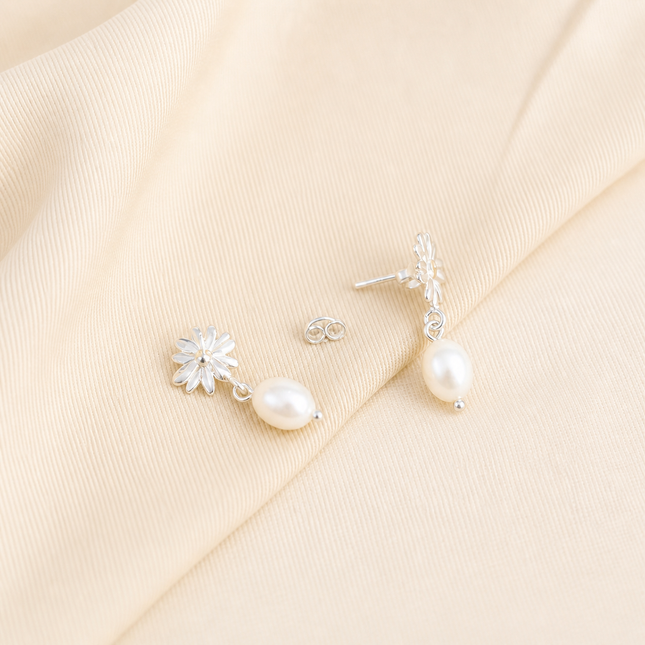 Sterling Silver Daisy Stud Earrings with Pearl - N12